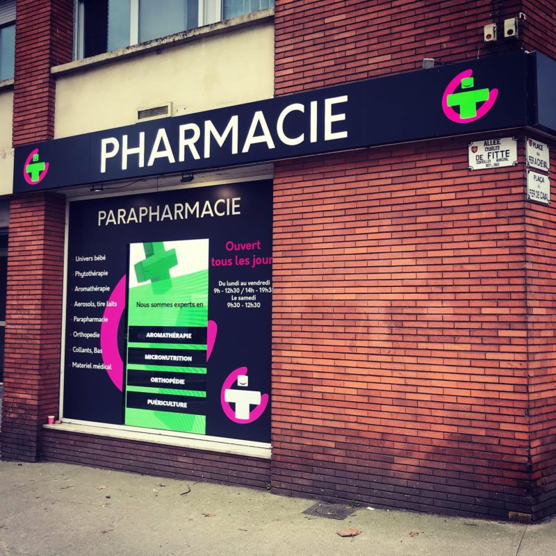 Enseigne lumineuse led Toulouse signalétique pharmacie et marquage vitrine