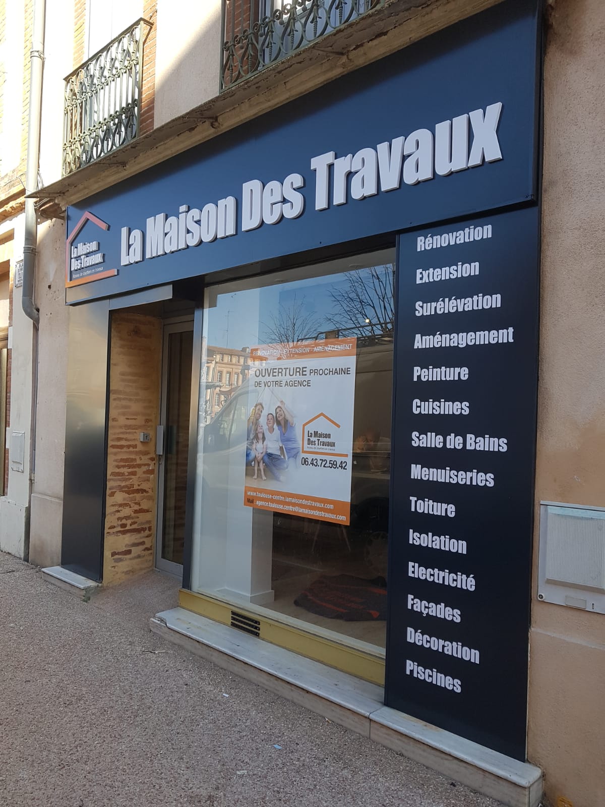 Enseigne Toulouse pour la maison des travaux signalétique extérieur