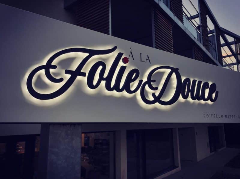 Enseigne-lumineuse-et-signaletique-Toulouse-3-e1569839982971