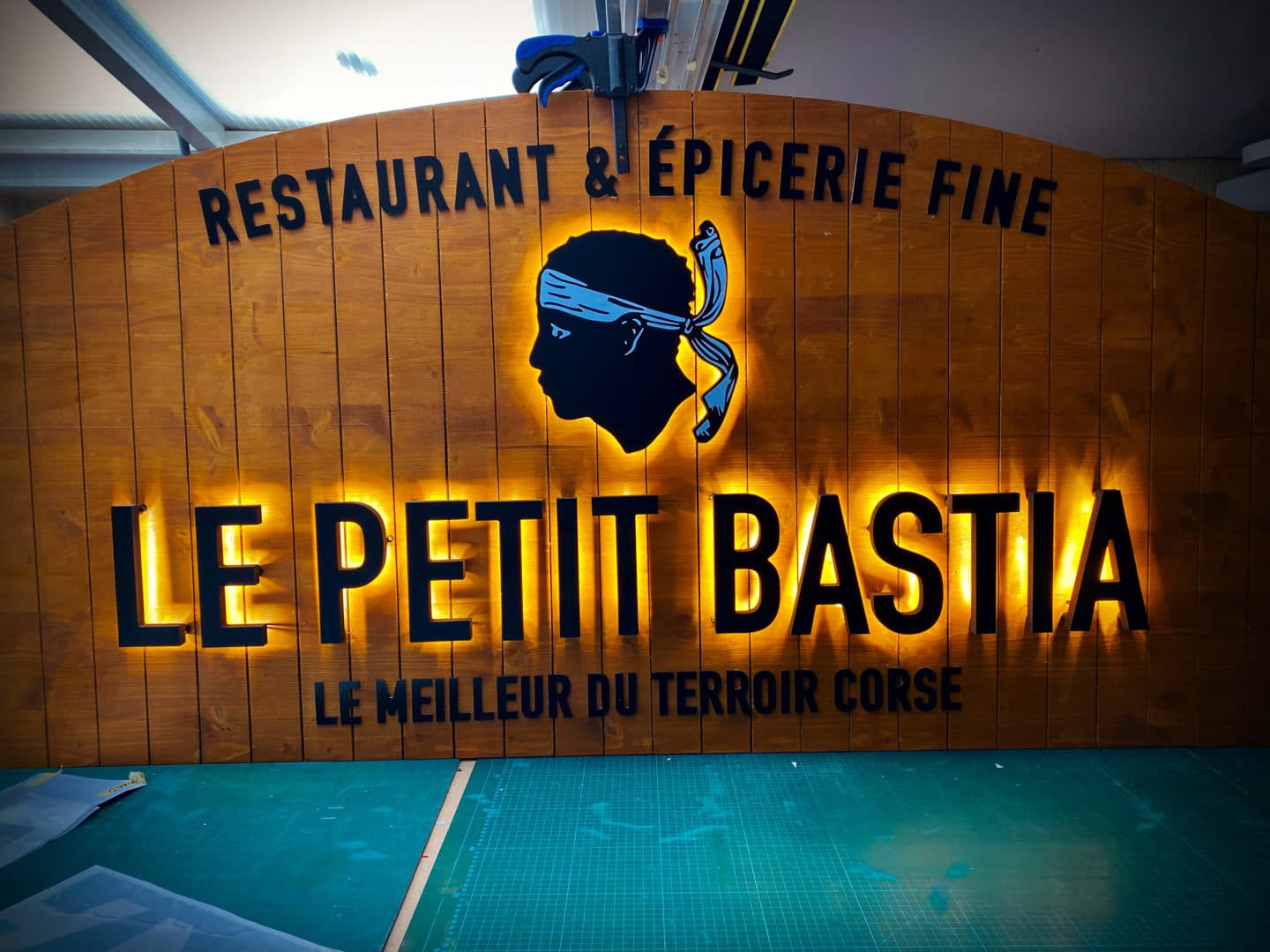 Enseigne-lumineuse-Toulouse-1440x1080