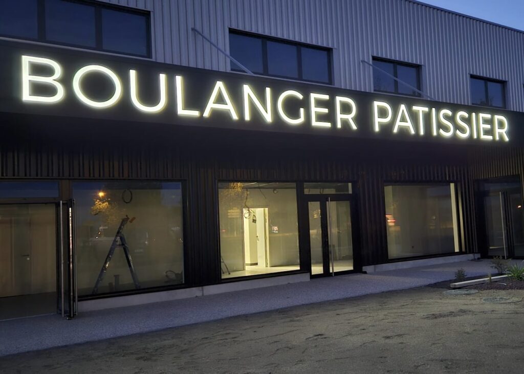 18a60f71-4170-42bf-90d8-bd6307a42929-1