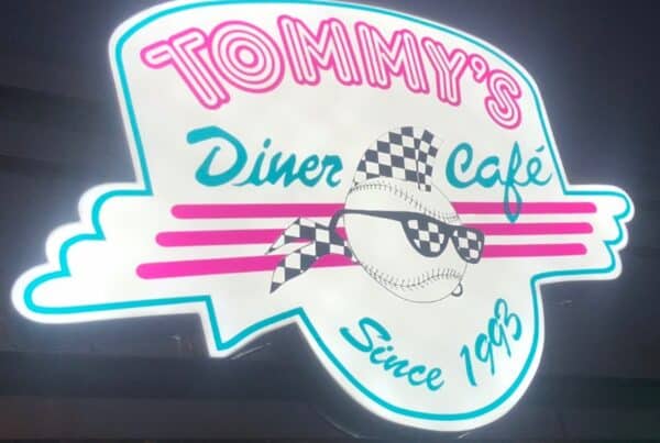 Enseigne lumineuse Tommy’s restaurant à Labège