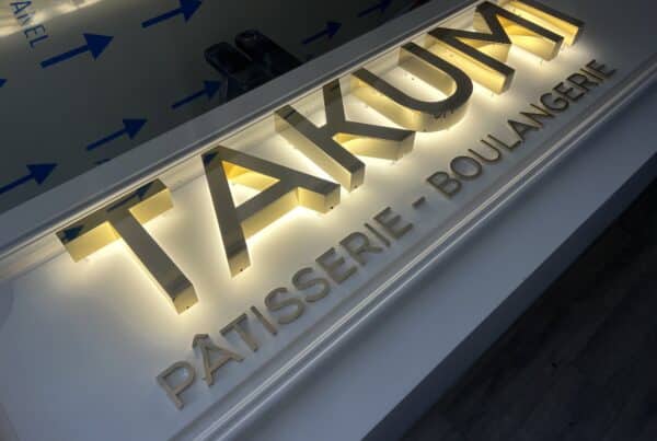 Enseigne publicitaire Takumi Toulouse