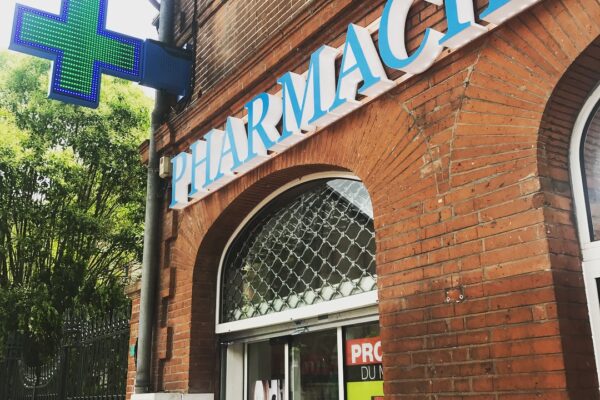 Enseigne pharmacie et croix de pharmacie Led à Toulouse