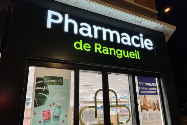 Enseigne et habillage façade pharmacie de Rangueil
