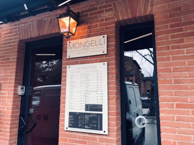 Enseigne-et-signaletique-exterieur-panneau-toulouse-scaled-e1579163443631