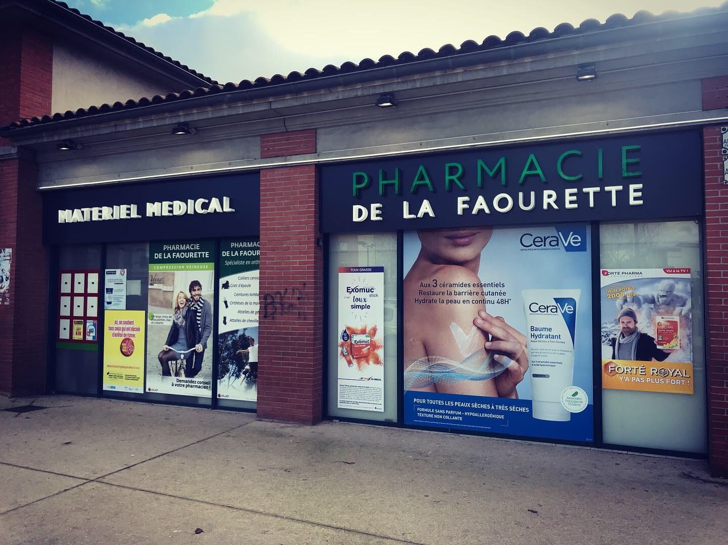 Enseigne-pharmacie-Toulouse-enseigne-lumineuse-led