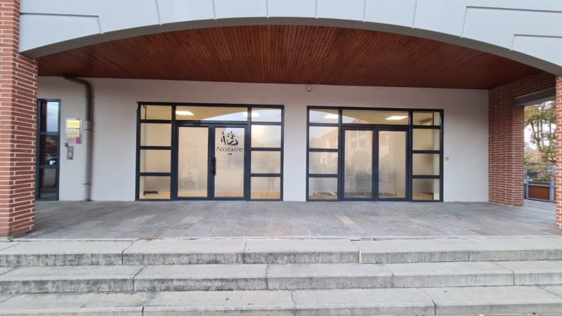Enseigne et vitrophanie pour cabinet de notaire à Toulouse