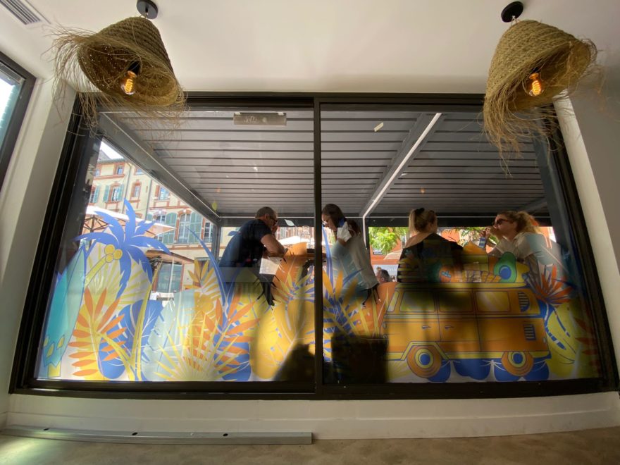 Fabricant-enseigne-et-marquage-vitrine-Toulouse-4-e1645723758866
