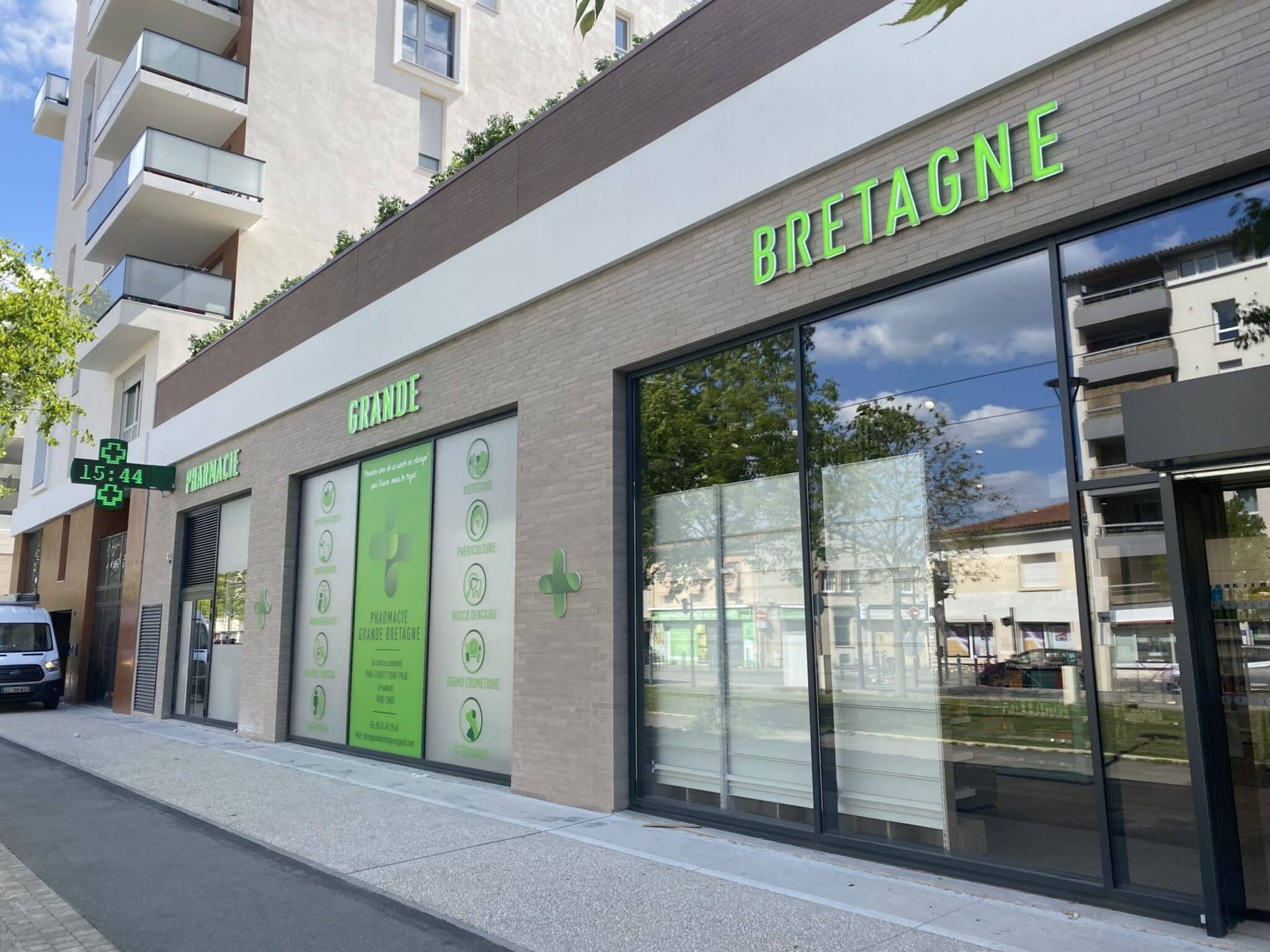 Fabricant-enseigne-pharmacie-TOulouse-1-scaled