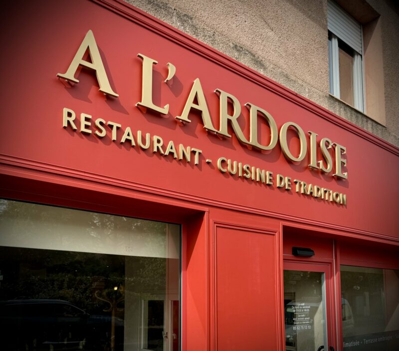Devanture et enseigne du restaurant A L'ARDOISE à Toulouse
