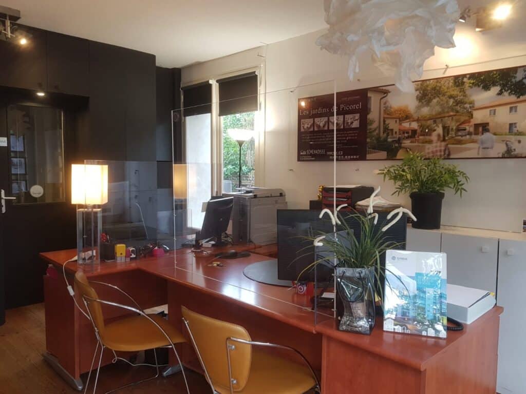 Plaque-plexiglas-protection-Toulouse-1