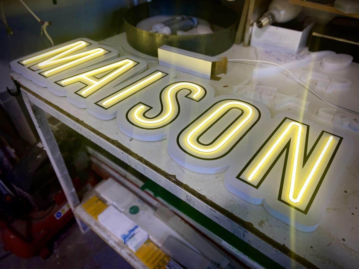 Signaletique-Toulouse-neon-Led-1-e1636114752188