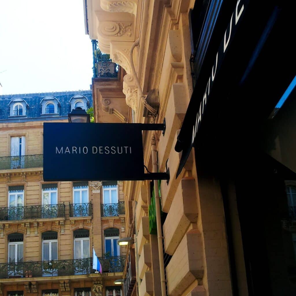 enseigne-drapeau-2-min-e1527858883929