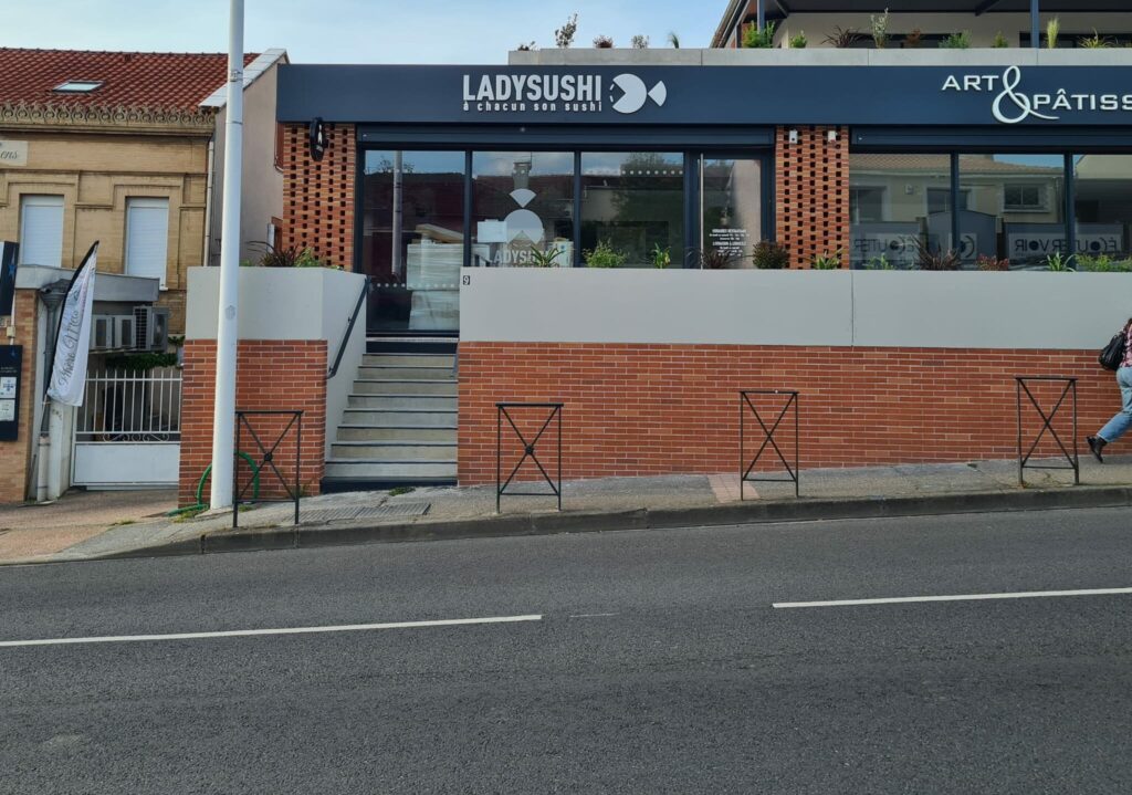 Enseigne lumineuse Lady Sushi Balma