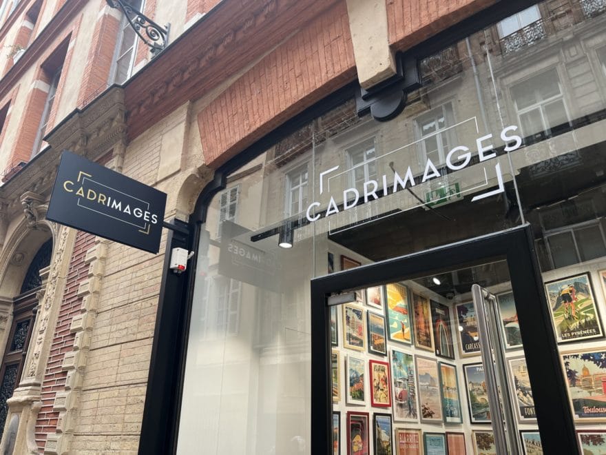 Enseigne-Toulouse-3-1-scaled-e1647860115213