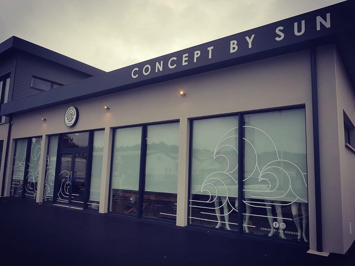 Enseigne-Toulouse-et-signaletique-lumineuse-led-marquage-vitrine-5