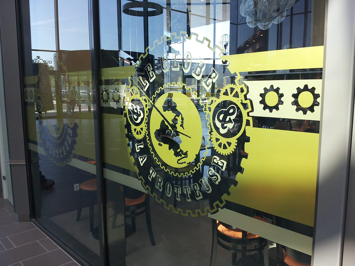 adhesif-vitrine-Enseigne-led-signaletique-signarama-toulouse