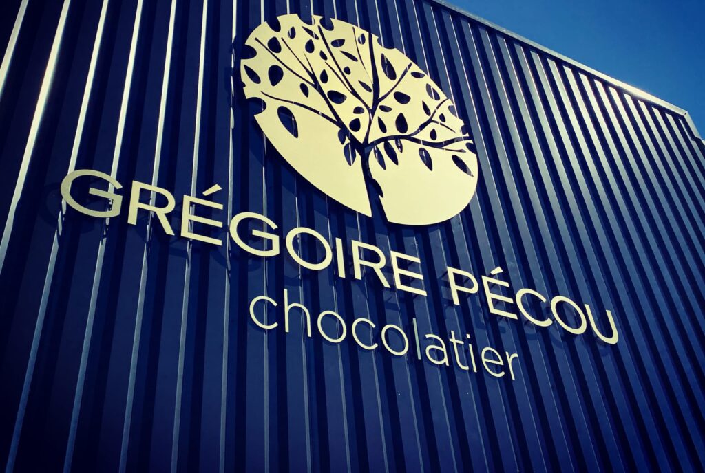 Enseigne lettres découpées Montauban