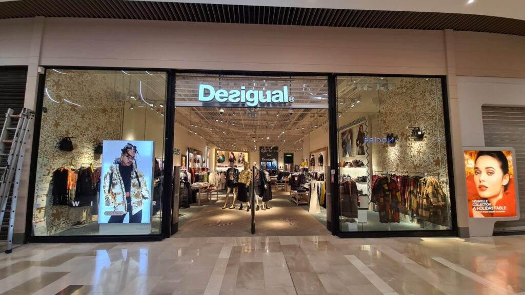 Enseigne lumineuse Desigual Toulouse