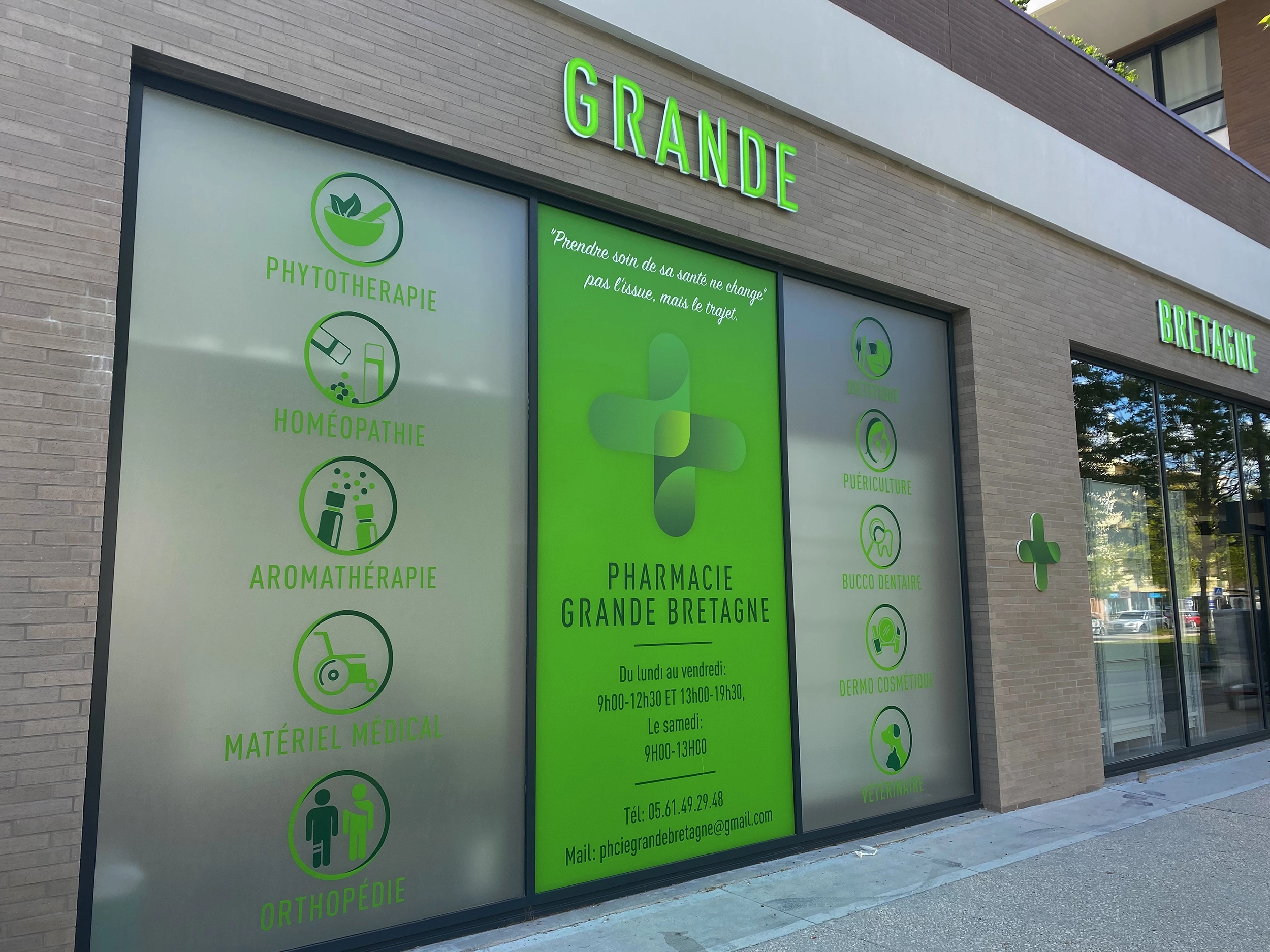 signenseigne signalétique marquage vitrine pharmacie